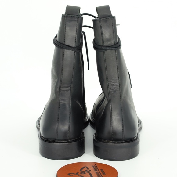 URBAN OUTFITTERS UTILITY LEATHER LACE UP BOOTS‎